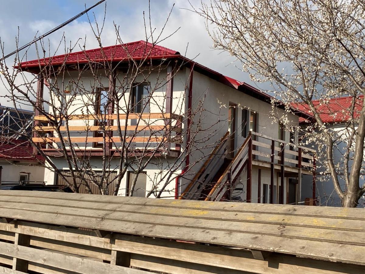 Nayana Apartment Vama Veche Bagian luar foto