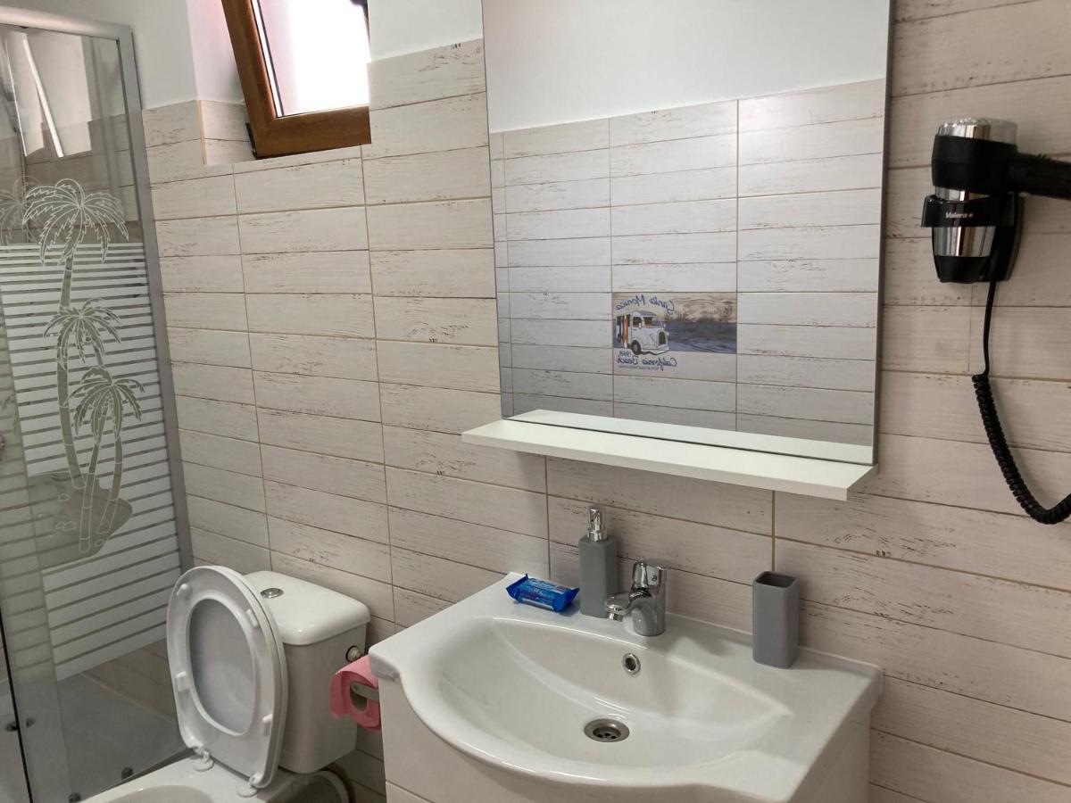 Nayana Apartment Vama Veche Bagian luar foto